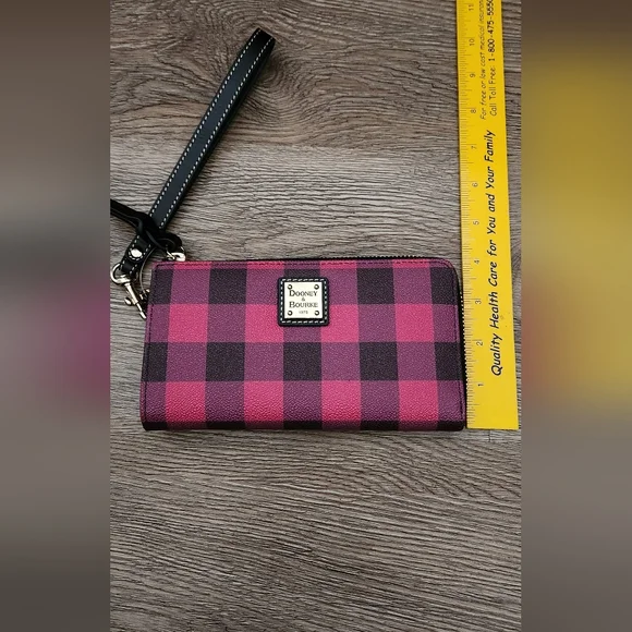 Dooney & Bourke Tucker Folded Zipper Wristlet Wallet Clutch - NWOT - Picture 8 of 8